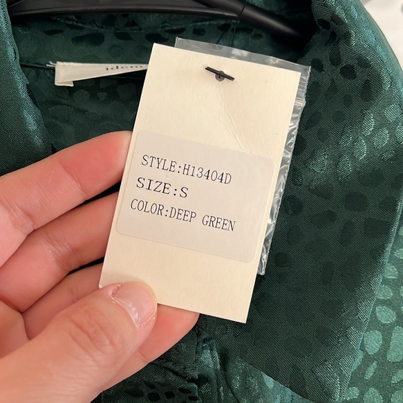 Green silk look dress - Picture 5 of 9